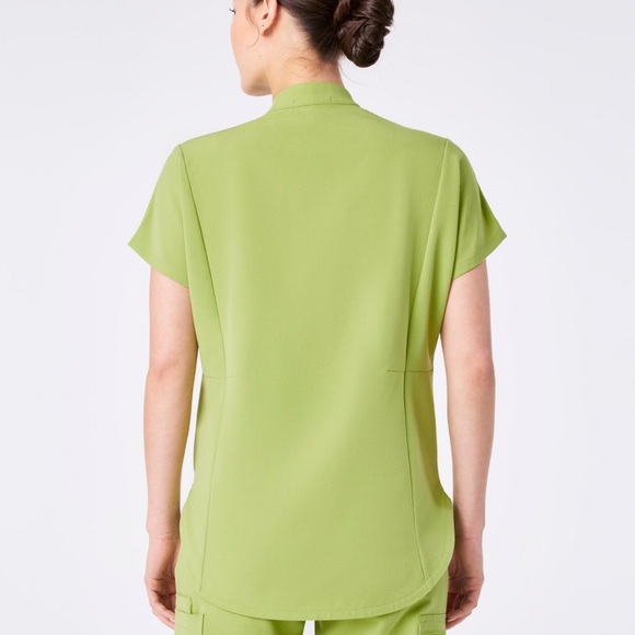 Figs Women’s Matcha Scrub Set - Picture 2 of 12